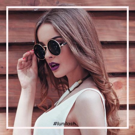 Фотосессия на коричневом фоне