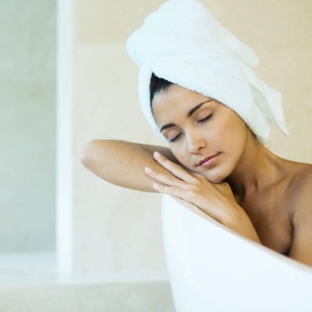 Женщина в полотенце