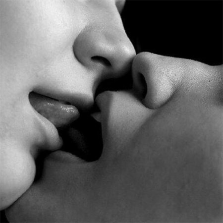 Нежный поцелуй