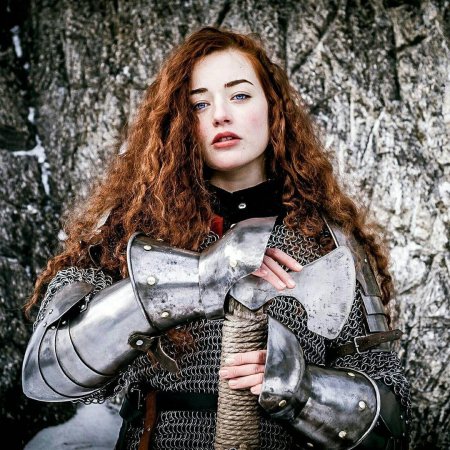 Дева воительница Сара Маккериган