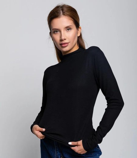 Черная водолазка