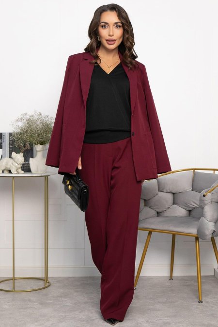 Брючные костюмы женские