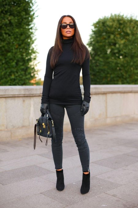 Черная водолазка