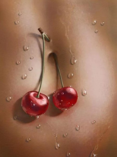 Женское тело с капельками воды