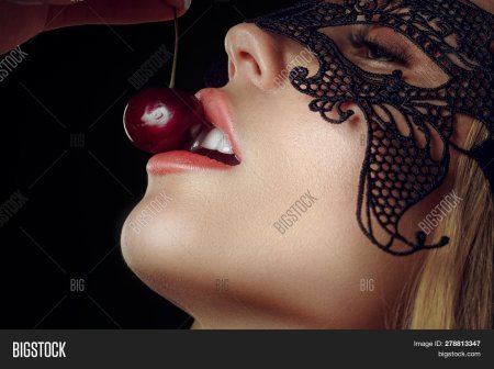 Вишня во рту