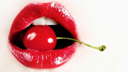 Губки с вишней