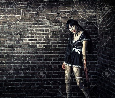 Хоррор женщина с топором