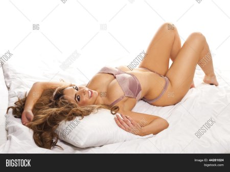 Пышные женщины в нижнем белье