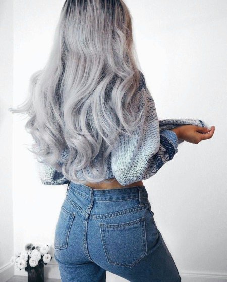 Девушка с пепельными волосами