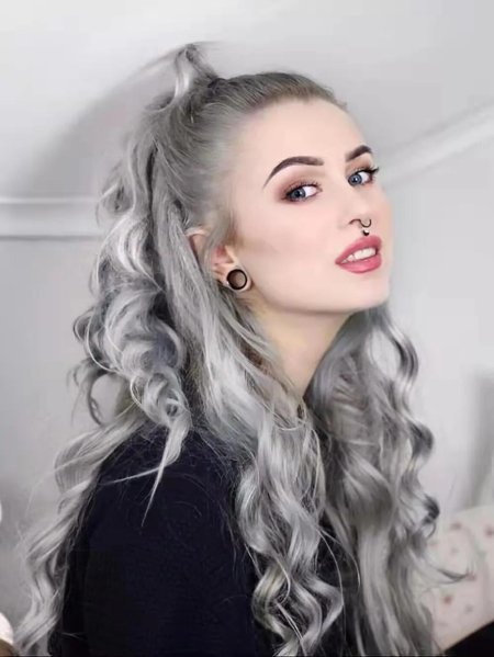 Серебристые волосы