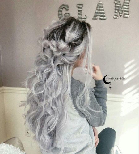 Длинные пепельные волосы