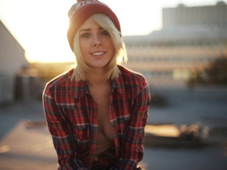 Alysha nett блондинка