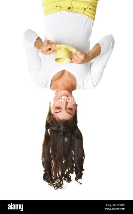 Реклама лицо вверх ногами