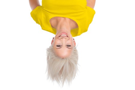 Девушка вниз головой