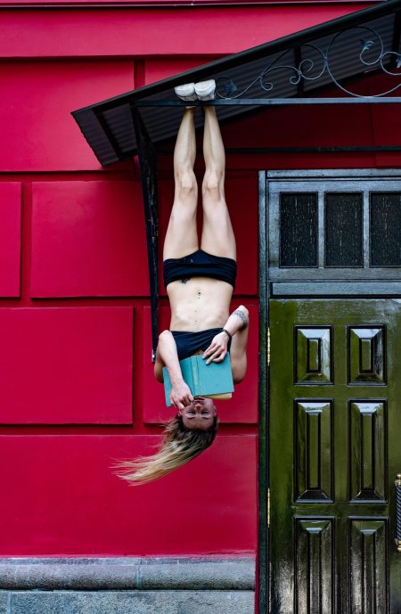 Вверх ногами