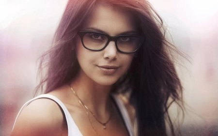 Девушка в очках