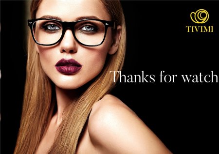 Девушка в очках для зрения блондинка