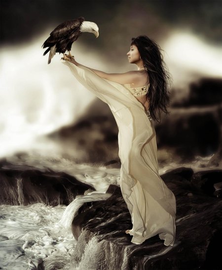 Женщина птица