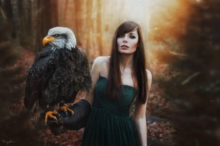 Женщина птица