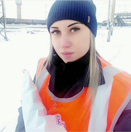 Красивые девушки железнодорожницы