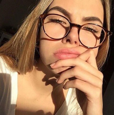 Девушка в очках Эстетика