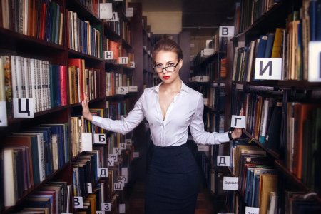 Ханна Бернард Мисс библиотекарша