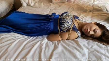 Бондаж азиатки на кровати