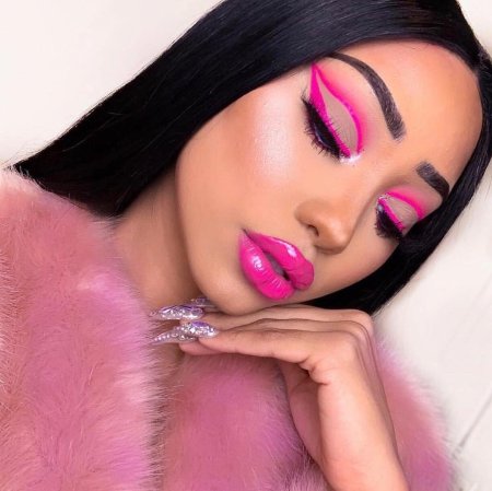 Яркий макияж