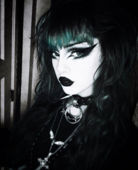 Макияж в стиле готика