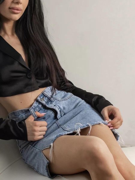 Короткая джинсовая юбка мини