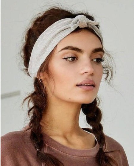 Косички с банданой