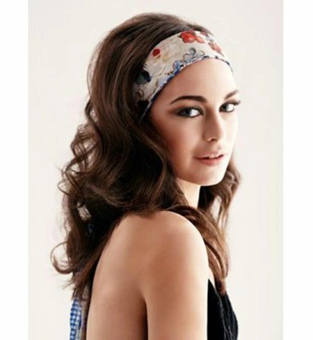 Прическа с ободком