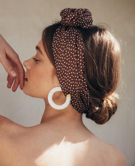 Прическа с платком