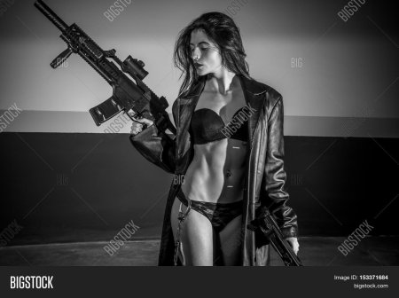 Телки с оружием