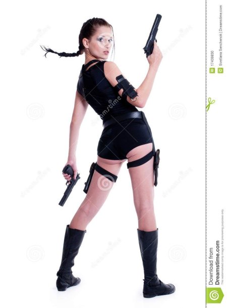Девушка с пистолетом