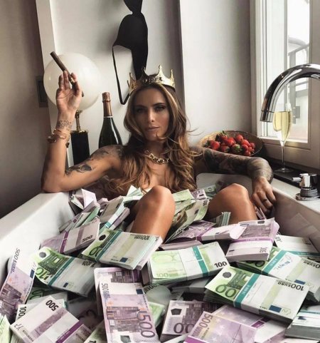 Богатая девушка