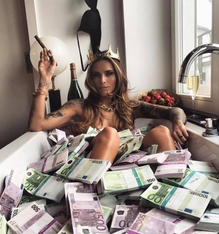 София томалла