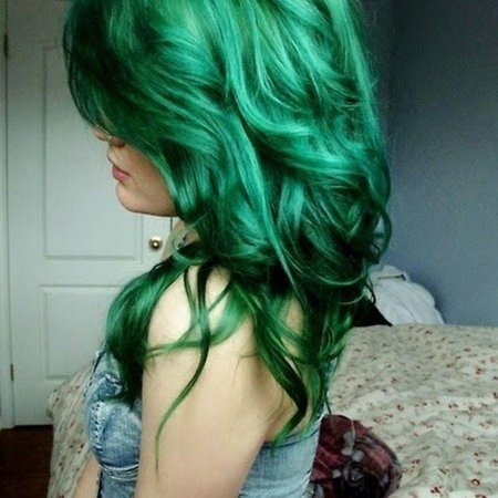 Зелёный цвет волос у девушек