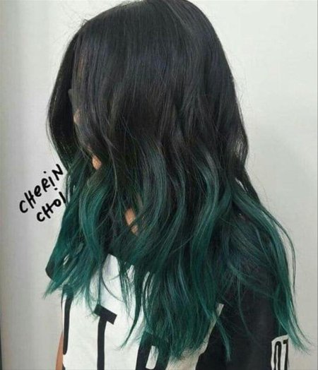 Темно зеленые волосы