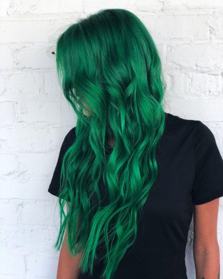 Изумрудный цветтволос