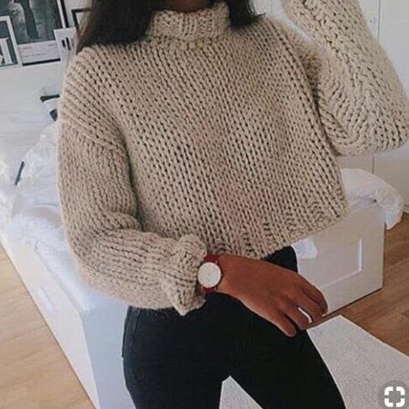 Короткий свитер