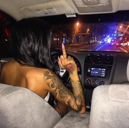 Полностью татуированные девочки три