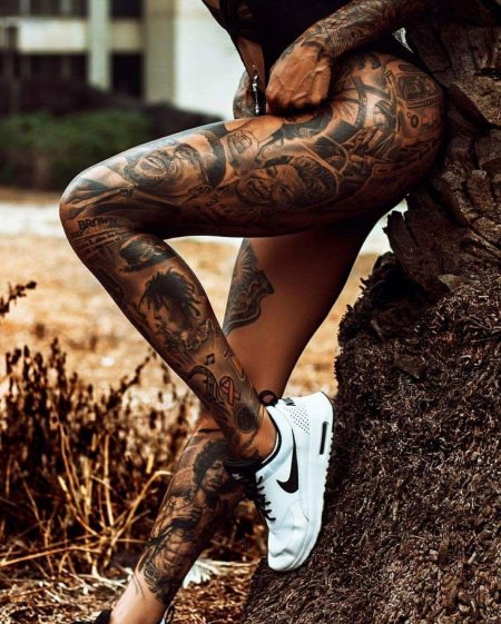 Тату на ноге