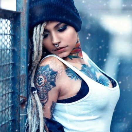 Красивые девушки с пирсингом