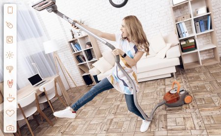 Девушка с пылесосом