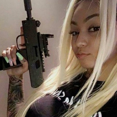 Девушка гангста