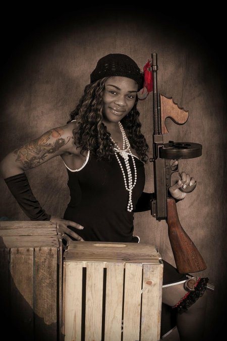 Девушка гангстер