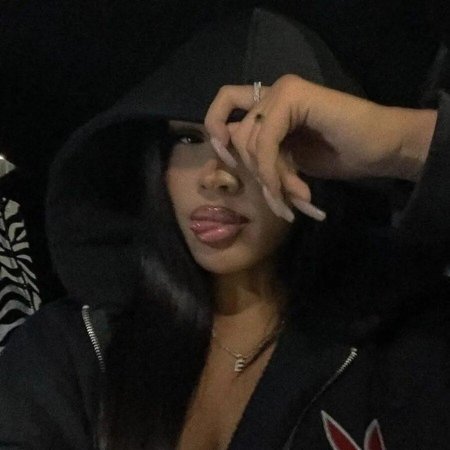 Девушка черная