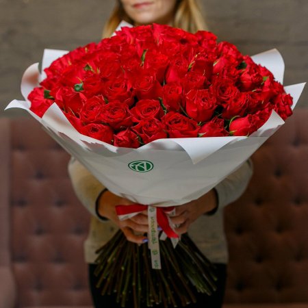 Красная кенийская роза