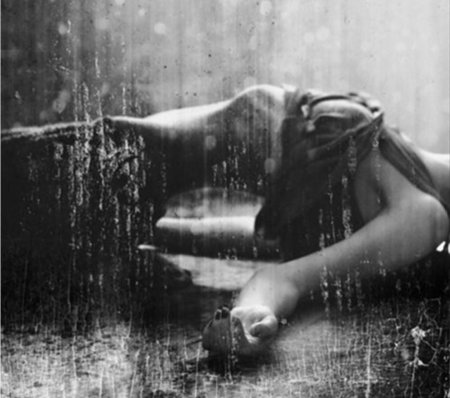 Девушка под дождем